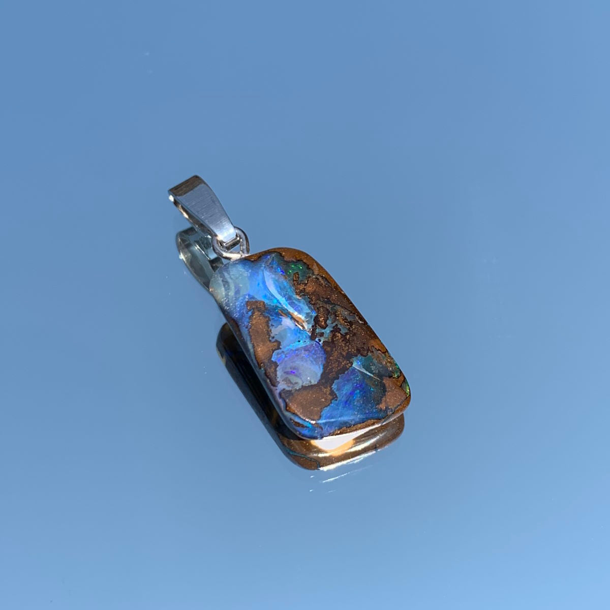 Opal Kettenanhänger mit massiv Silberschlaufe 