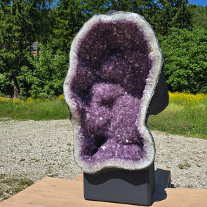 Amethyst Druse – Geode – Harmonie und Entspannung - 130x75x54cm - Nr. 101
