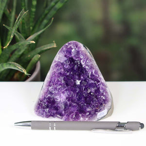Uruguay Amethyst Mini Geode - 8x9x7cm - Harmonie und Entspannung – extra dunkler Qualität - NR 106