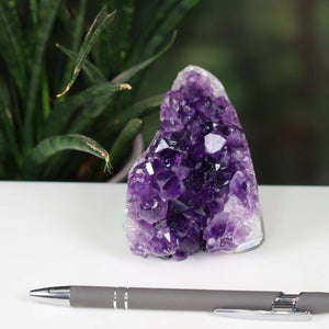 Uruguay Amethyst Mini Geode - 6x7x8cm - Harmonie und Entspannung – extra dunkler Qualität - NR 108