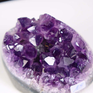 Uruguay Amethyst Mini Geode - 6x8x5cm - Harmonie und Entspannung – extra dunkler Qualität - NR 109