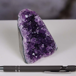 Uruguay Amethyst Mini Geode - 8x7x7cm - Harmonie und Entspannung – extra dunkler Qualität - NR 110