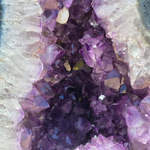 Amethyst Geode – Harmony and Relaxation - 68x34x28cm - No. 113