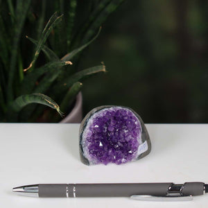 Uruguay Amethyst Mini Geode - 3x5x5cm - Harmonie und Entspannung – extra dunkler Qualität - NR 117