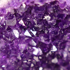 Uruguay Amethyst Mini Geode - 10x11x11cm - Harmonie und Entspannung – extra dunkler Qualität - NR 122