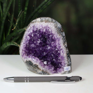 Uruguay Amethyst Mini Geode - 10x10x7cm - Harmonie und Entspannung – extra dunkler Qualität - NR 16