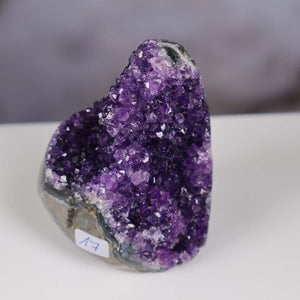 Uruguay Amethyst Mini Geode - 8x5x6cm - Harmonie und Entspannung – extra dunkler Qualität - NR 17