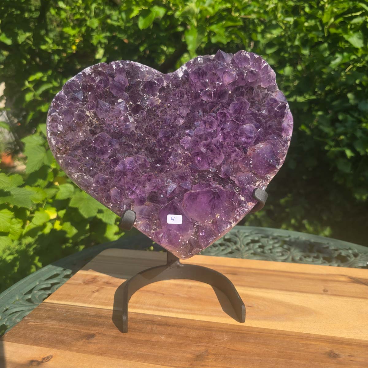 Amethyst Druse Amethyst Geode in Herzform mit Metallsockel 27x20x12cm - NR-4, funkelndes, lila Herz auf Halterung