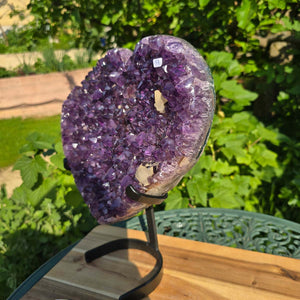 Amethyst Druse Amethyst Geode in Herzform mit Metallsockel 33x29x13cm - NR-17 auf stabiler Halterung