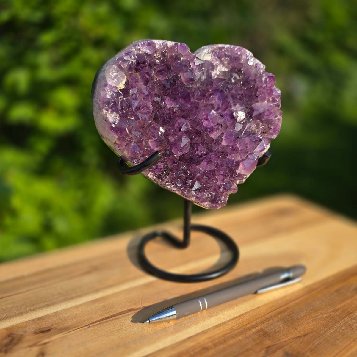 Amethyst Druse Amethyst Geode in Herzform mit Metallsockel 19x16x10cm - NR-63 auf stabiler Halterung