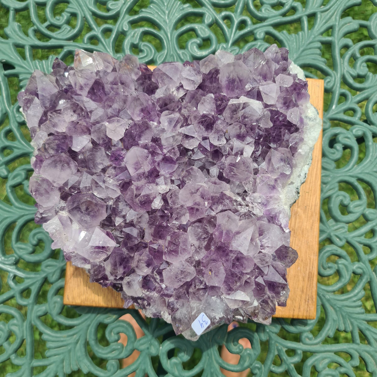 Rohes Amethyststück zum Reinigen von Kristallen