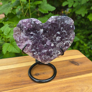 Amethyst Druse Amethyst Geode in Herzform mit Metallsockel 14x13x10cm - NR-39