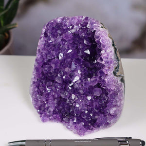 Uruguay Amethyst Mini Geode - 11x11x10cm - Harmonie und Entspannung – extra dunkler Qualität - NR 39