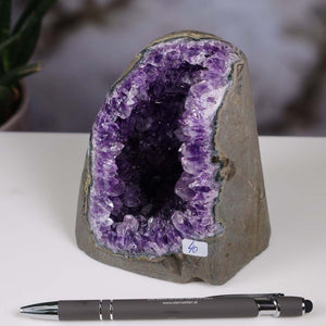 Uruguay Amethyst Mini Geode - 12x9x8cm - Harmonie und Entspannung – extra dunkler Qualität - NR 40