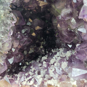 Amethyst Druse – Geode – Harmonie und Entspannung - 26x21x19cm - Nr. 431