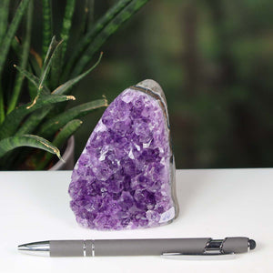 Uruguay Amethyst Mini Geode - 9x7x6cm - Harmonie und Entspannung – extra dunkler Qualität - NR 44