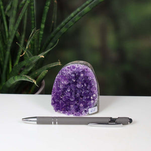 Uruguay Amethyst Mini Geode - 7x6x5cm - Harmonie und Entspannung – extra dunkler Qualität - NR 47