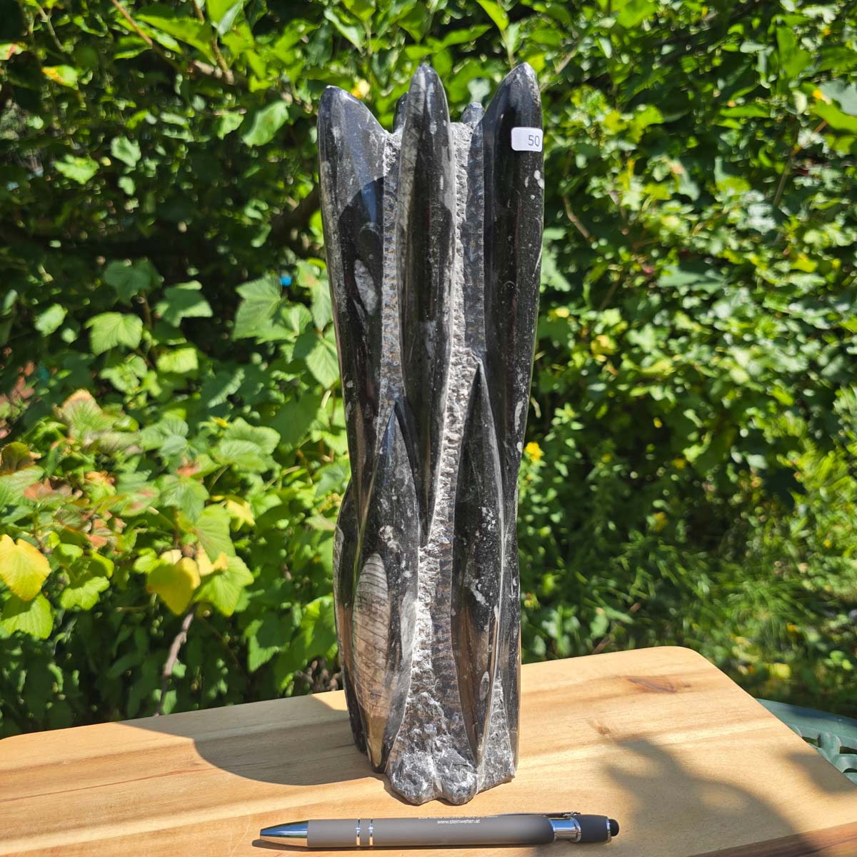 Geschliffene Freiform (Turm) mit Ammoniten und Orthoceras – 30x8x8cm - Nr. 50