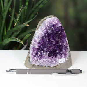 Uruguay Amethyst Mini Geode - 9x9x7cm - Harmonie und Entspannung – extra dunkler Qualität - NR 51