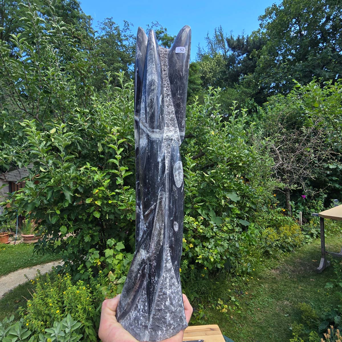 Geschliffene Freiform (Turm) mit Ammoniten und Orthoceras – 42x11x10cm - Nr. 52