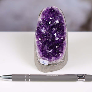 Uruguay Amethyst Mini Geode - 9x5x8cm - Harmonie und Entspannung – extra dunkler Qualität - NR 62