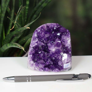 Uruguay Amethyst Mini Geode - 7x8x6cm - Harmonie und Entspannung – extra dunkler Qualität - NR 69