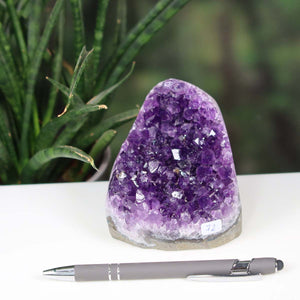 Uruguay Amethyst Mini Geode - 8x8x9cm - Harmonie und Entspannung – extra dunkler Qualität - NR 72