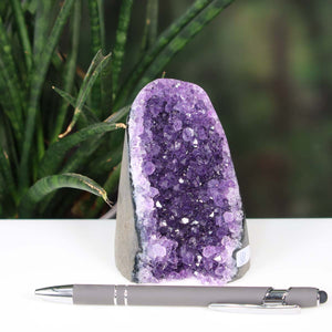 Uruguay Amethyst Mini Geode - 9x7x6cm - Harmonie und Entspannung – extra dunkler Qualität - NR 88