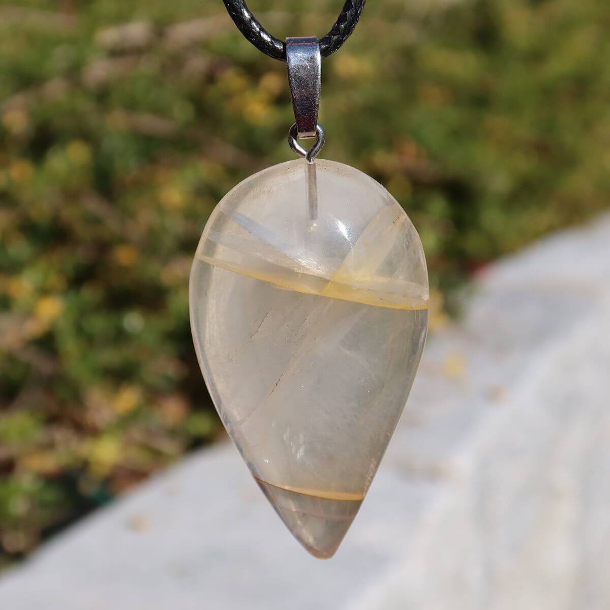 Limonit Quarz Golden Healer Anhänger - Lebensfreude - Nr. 8, einzigartiger funkelnder Schmuck mit goldbraunen Einschlüsse im Quarz