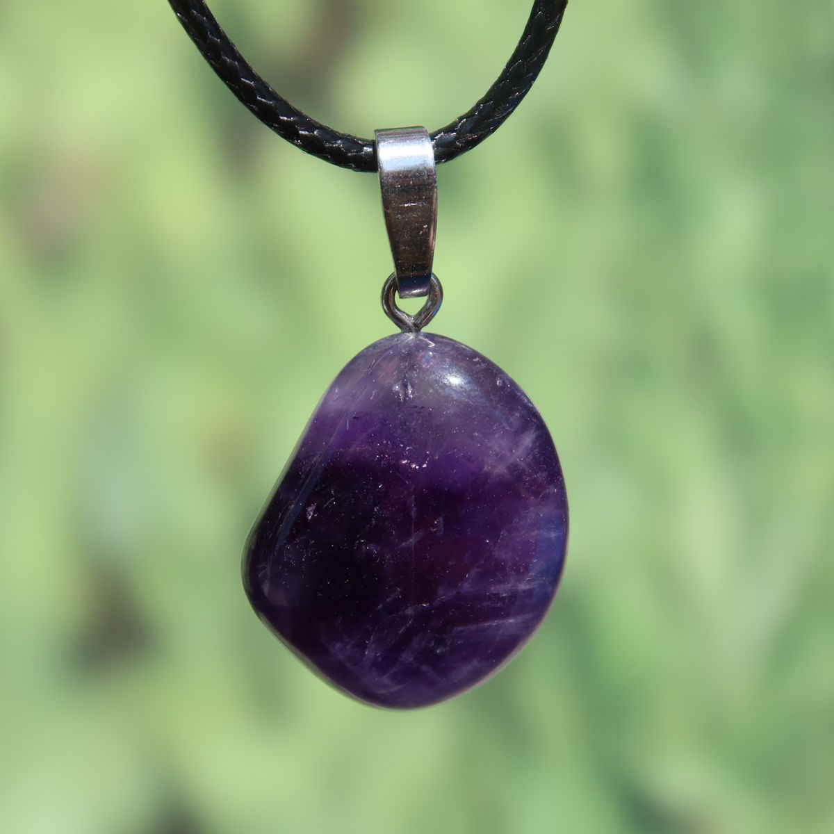 Amethyst Anhänger mit Silberöse - Schutz und Spiritualität - UNIKAT Nr. 18, violetter Edelstein mit einzigartiger Ausstrahlung