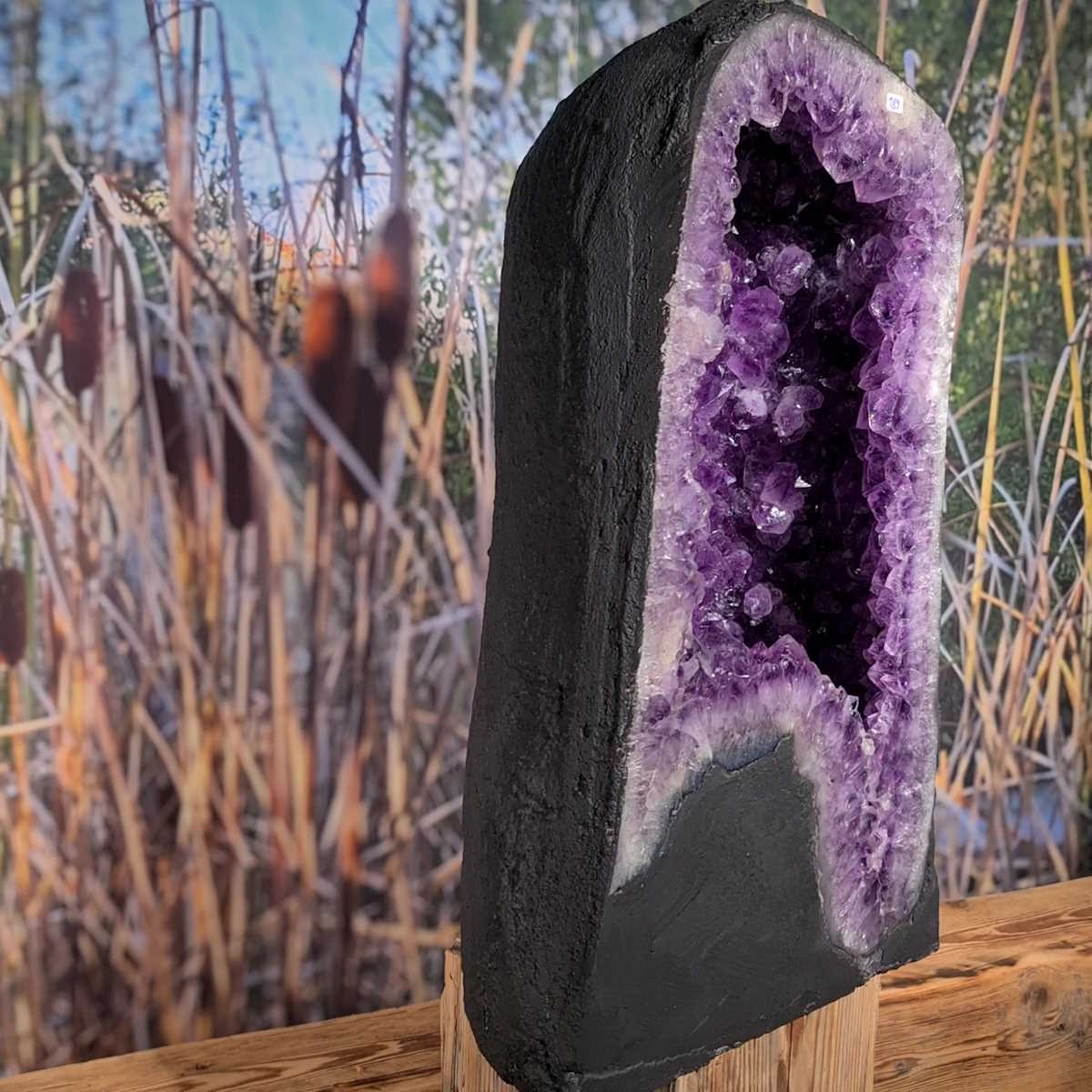 Amethyst druse mit Calcit