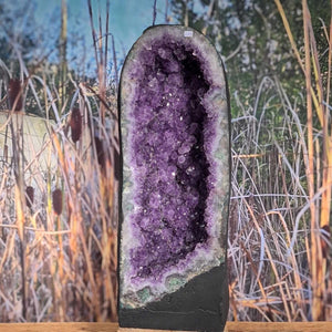Amethyst mit großen Kristallen