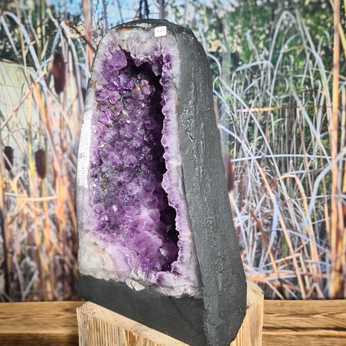 Amethystdruse mit Calcit 