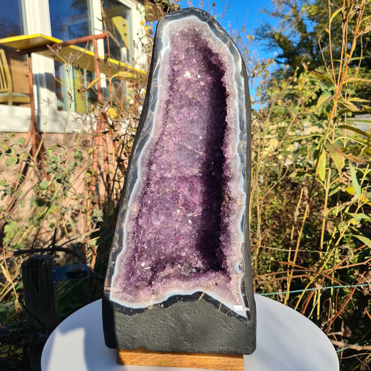 Amethyst Geode mit Chalcedon 