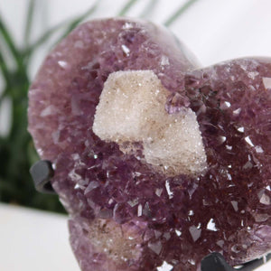 Amethyst Druse Amethyst Geode in Herzform mit Metallsockel 11x11cm - NR-12, brilliant purple crystal heart on sturdy metal base