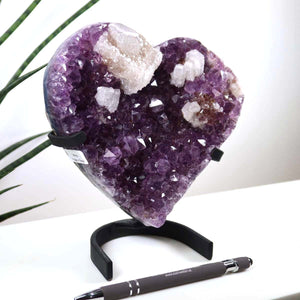 Amethyst Druse Amethyst Geode in Herzform mit Metallsockel 15x15cm - NR-27, brasilianisches Amethyst-Herz, funkelnde violette Kristallstrukturen
