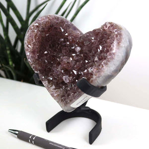 Amethyst Druse Amethyst Geode in Herzform mit Metallsockel 13x12cm - NR-9