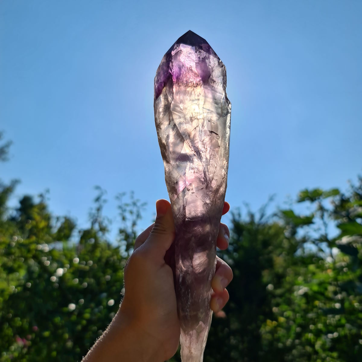 Halb polierte Amethystspitze