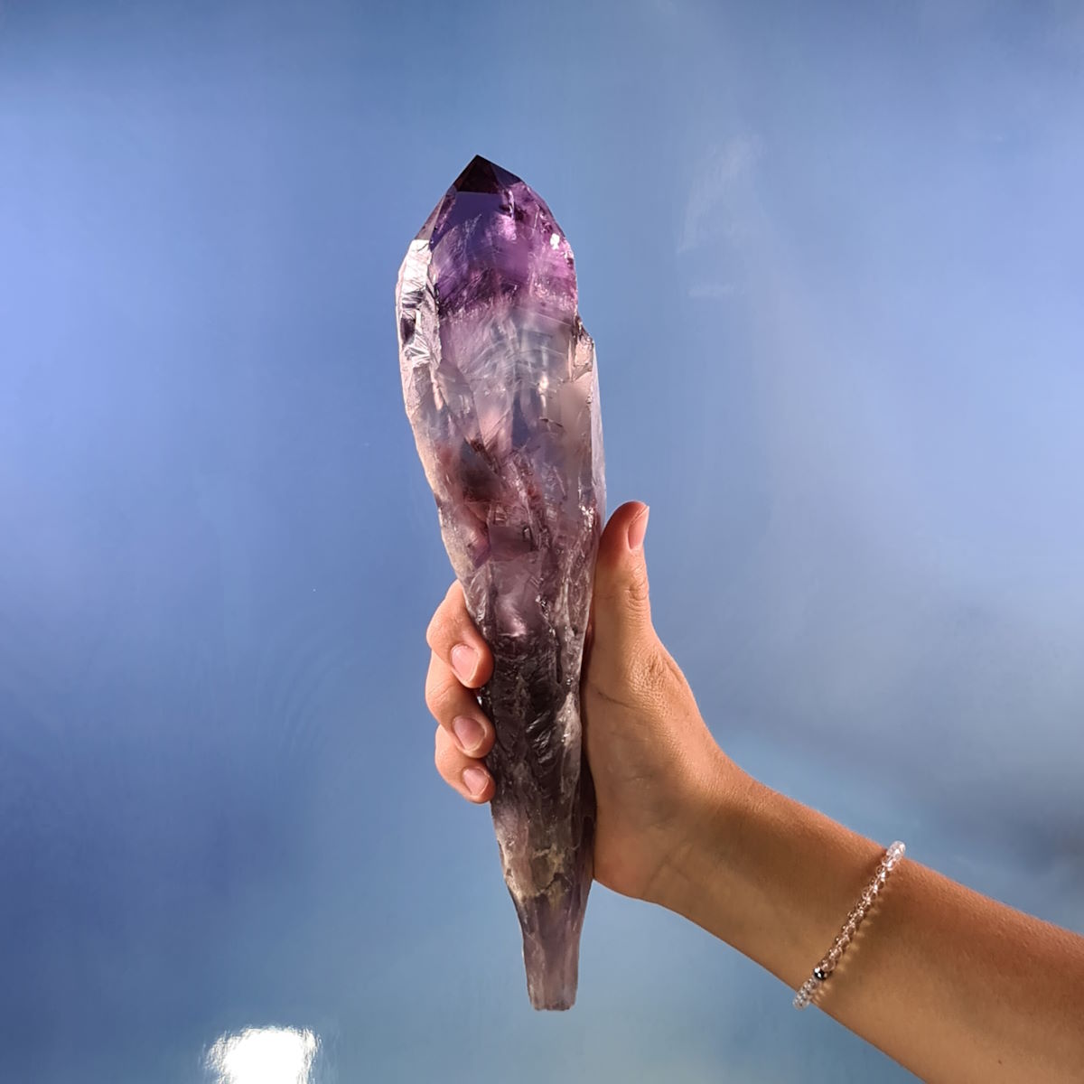 Halb polierte Amethystspitze