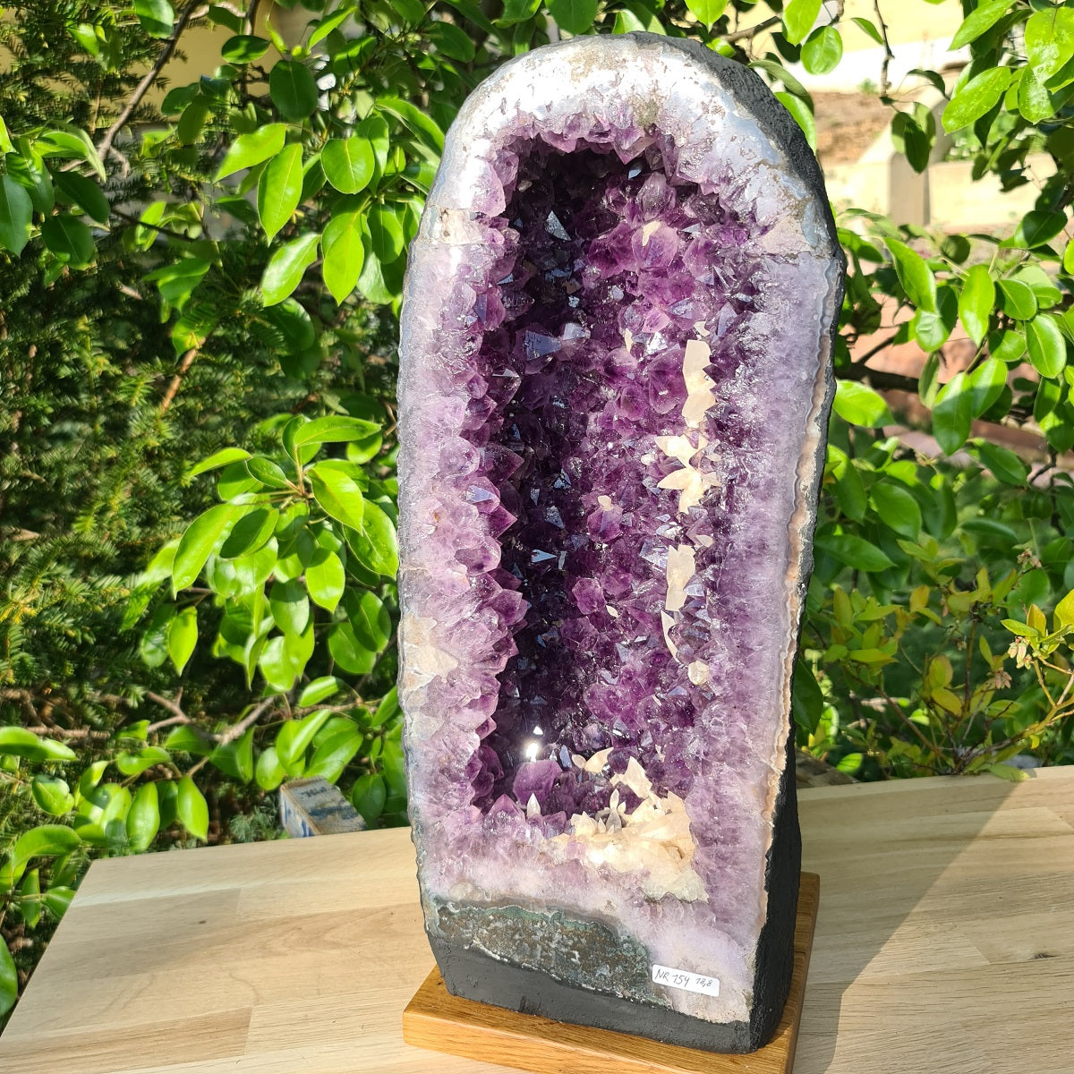 Amethyst Druse mit Calcit Spitzen Nr. 154