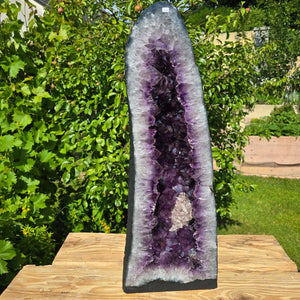 Amethyst Druse – Geode - 68x26x21cm und 39kg – Steinwelten OG - Nr. 136, stunning purple crystal specimen for home decor and meditation.