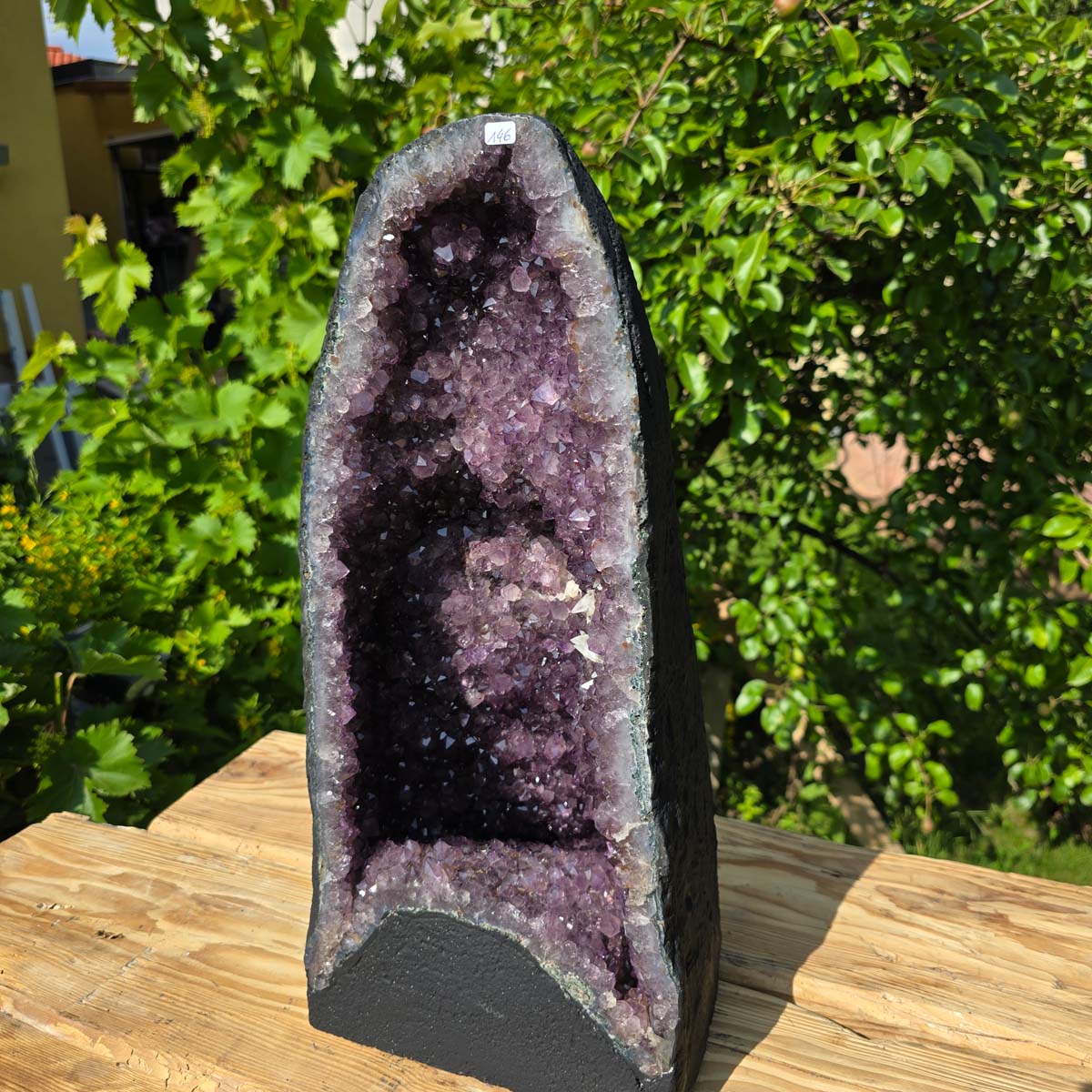 Amethyst Druse – Geode - 48x24x23cm und 23,6kg – Steinwelten OG - Nr. 146, unique decor piece for elegant interiors, therapies, meditation.