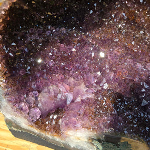 Amethyst Druse – Geode - 38x31x21cm und 21,2kg – Steinwelten OG - Nr. 168, ideal for unique interior decor and meditation.