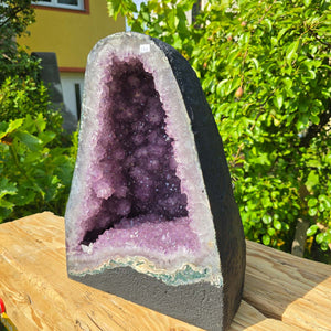 Amethyst Druse – Geode - 37x30x22cm und 23,8kg – Steinwelten OG - Nr. 175. Unique crystal display for home or office.