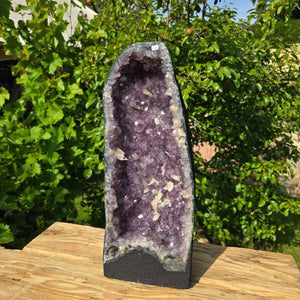 Amethyst Druse – Geode - 52x20x18cm und 17,6kg – Steinwelten OG - Nr. 183, ideal for stylish home decor and therapeutic spaces.