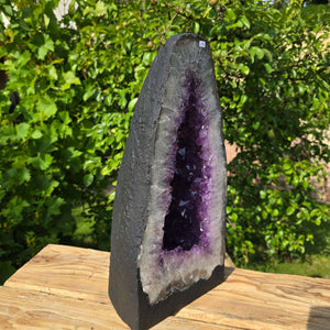 Amethyst Druse – Geode - 47x24x18cm und 21,4kg – Steinwelten OG - Nr. 196, perfect for stylish decor and meditation spaces.