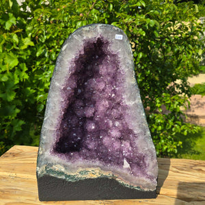 Amethyst Druse – Geode - 37x28x19cm und 19,2kg – Steinwelten OG - Nr. 204, ideal for unique decor and meditation spaces.