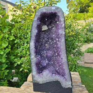 Amethyst Druse – Geode - 29x30x23cm und 16,4kg – Steinwelten OG - Nr. 239, unique crystal home decor piece for stylish interiors.