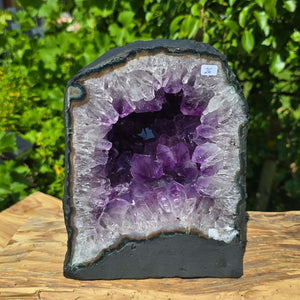 Amethyst Druse – Geode - 22x18x11cm und 6,6kg – Steinwelten OG - Nr. 26, unique decorative crystal for interiors and meditation benefits.