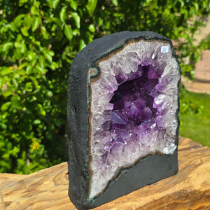 Amethyst Druse – Geode - 22x18x11cm und 6,6kg – Steinwelten OG - Nr. 26, perfect for stylish interiors and meditation spaces.